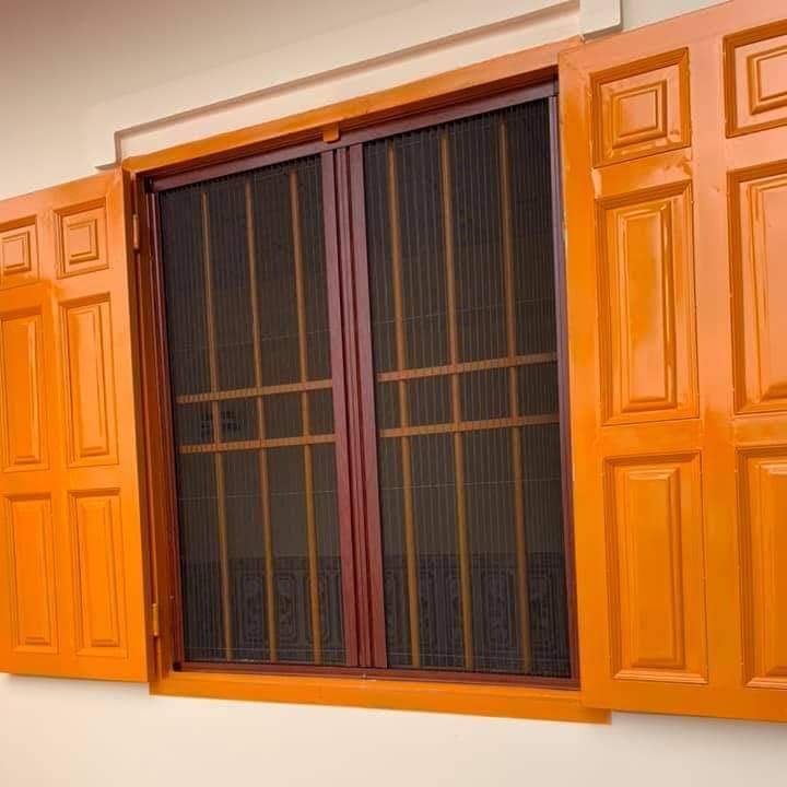 Cửa lưới chống muỗi dạng xếp màu vân gỗ Cửa lưới chống muỗi dạng xếp màu vân gỗ