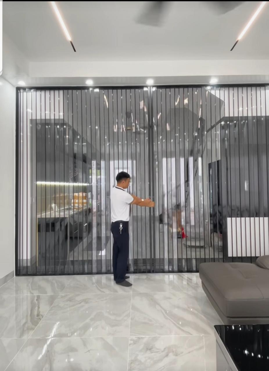 Rèm vách ngăn xếp lá nhựa trong suốt Rèm vách ngăn xếp lá nhựa trong suốt