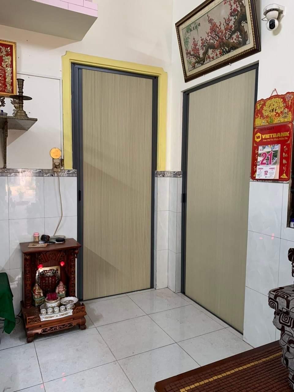 Vách ngăn cửa đi Vách ngăn cửa đi