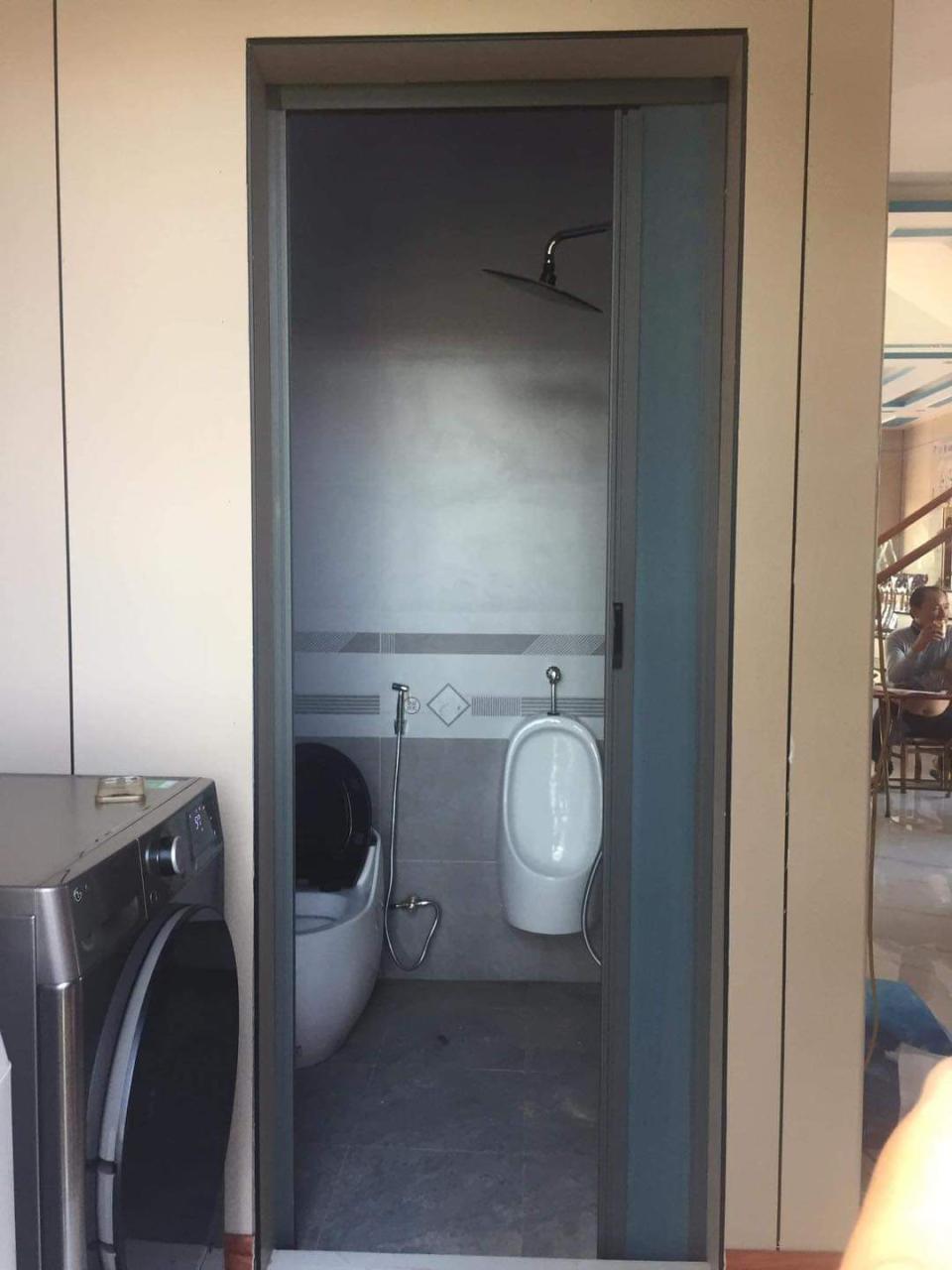 Vách ngăn nhà vệ sinh xếp gọn Vách ngăn nhà vệ sinh xếp gọn