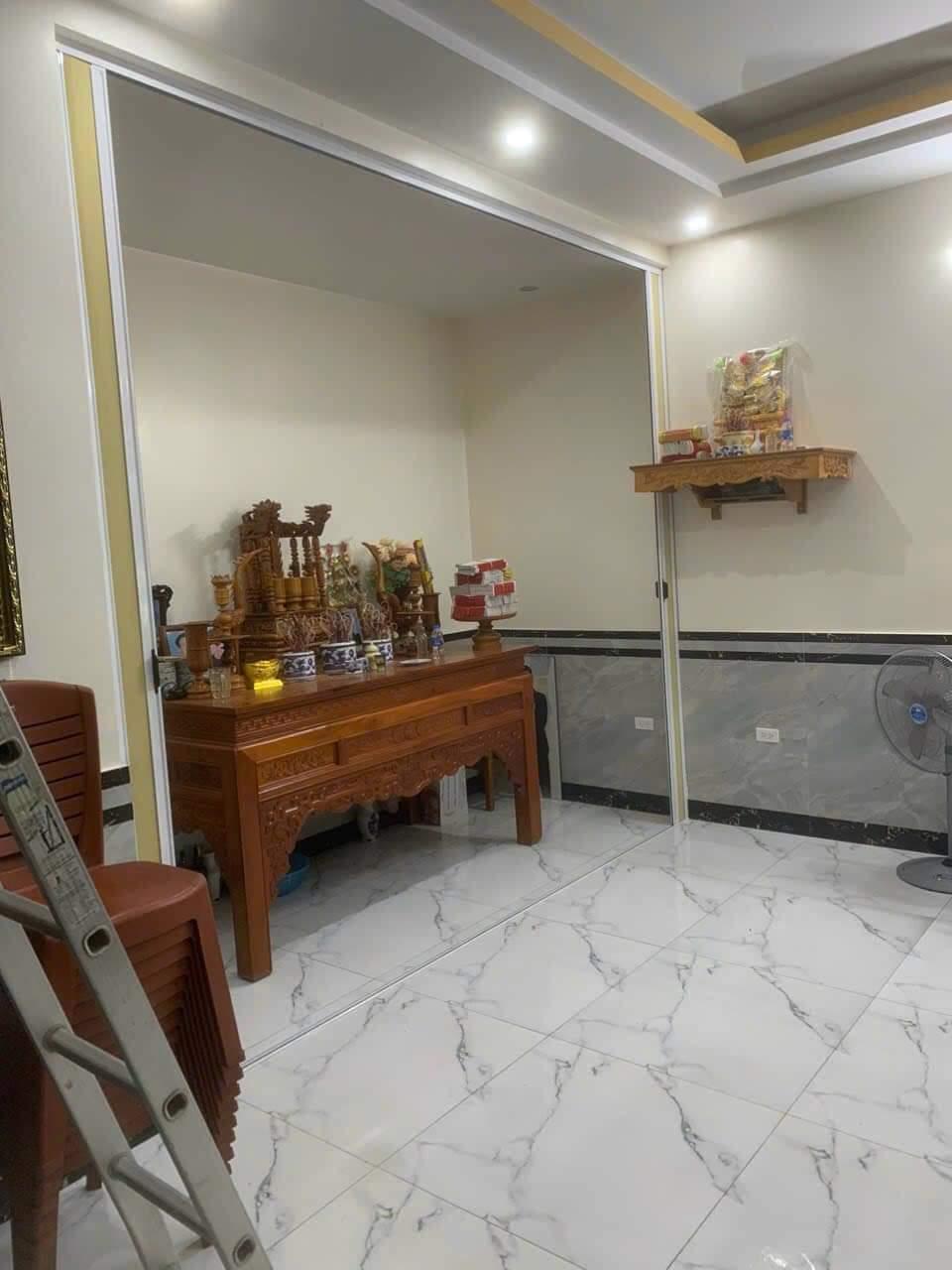 Vách ngăn phòng thờ