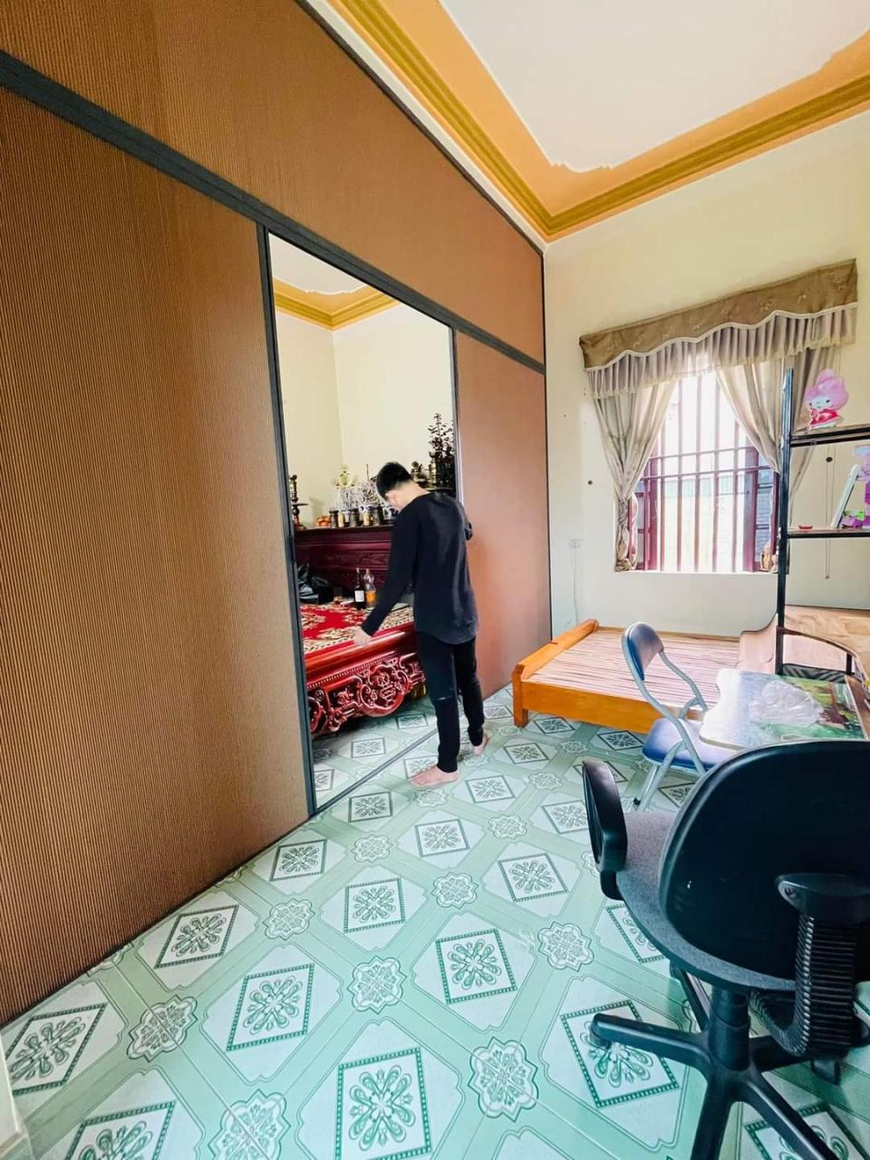 Vách ngăn phòng thờ